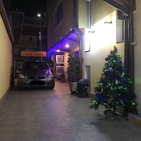 Hotel Triumph Nowa Sagora Exterior foto
