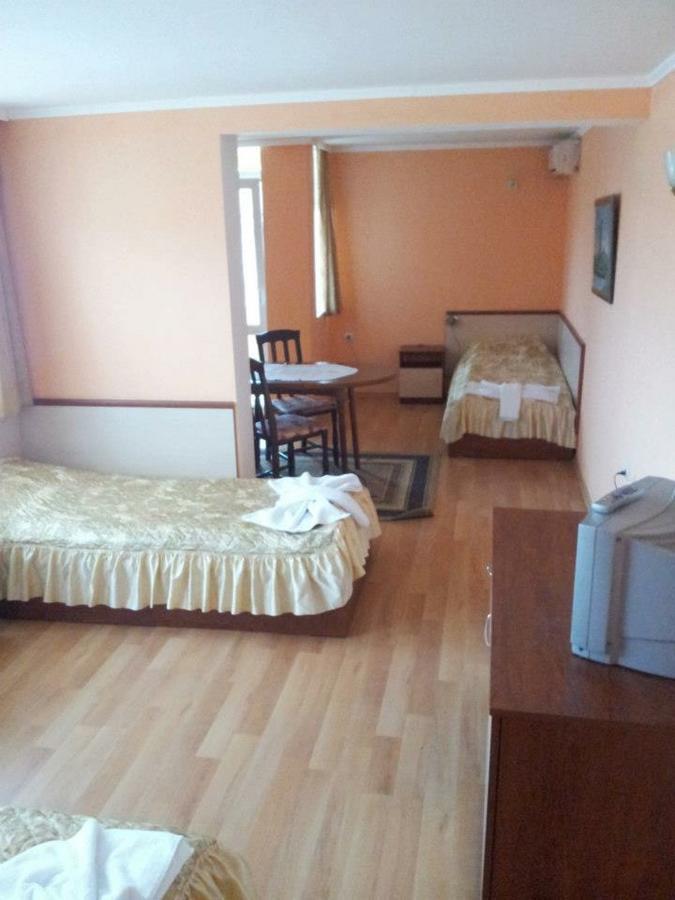 Hotel Triumph Nowa Sagora Exterior foto
