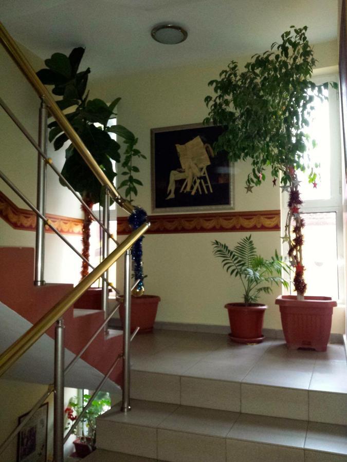 Hotel Triumph Nowa Sagora Exterior foto