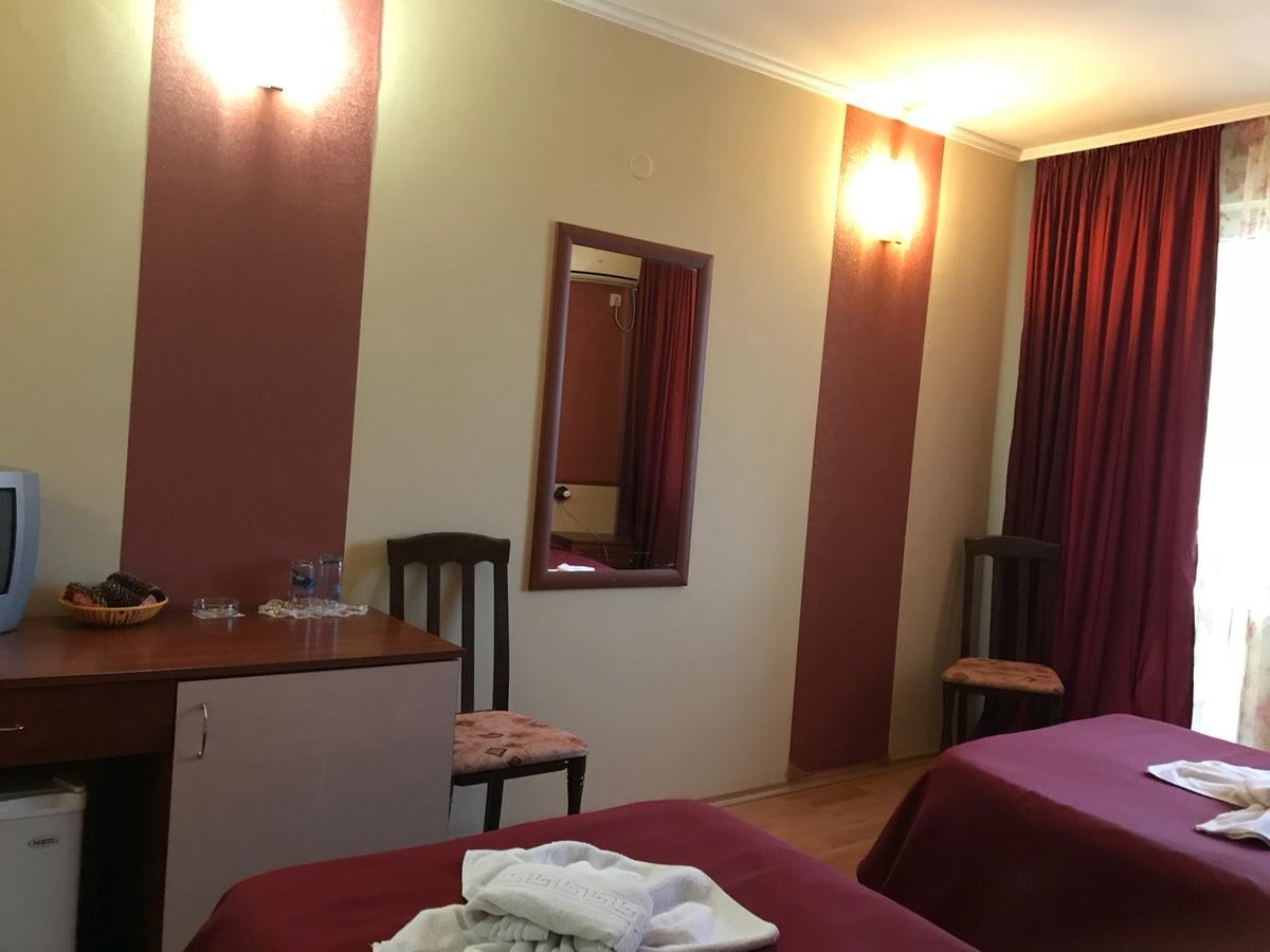 Hotel Triumph Nowa Sagora Exterior foto