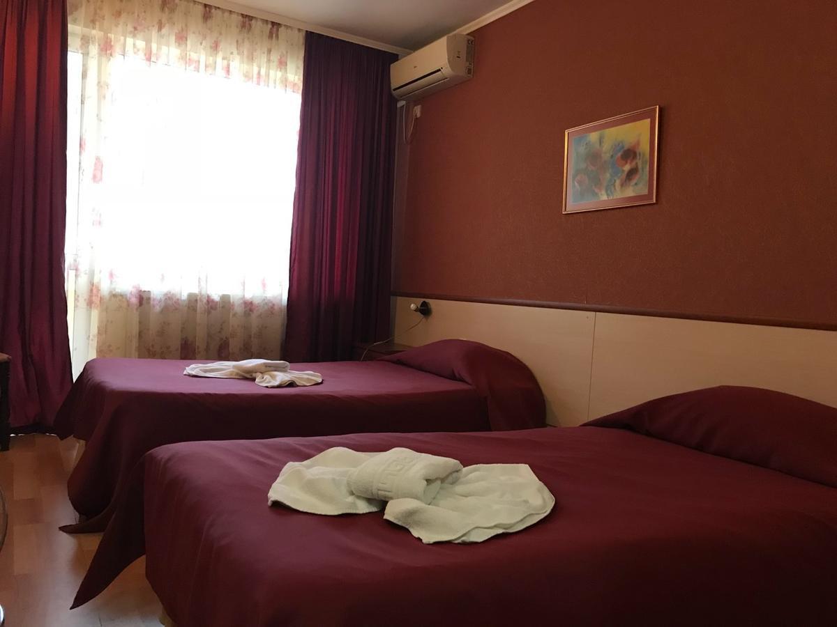Hotel Triumph Nowa Sagora Exterior foto